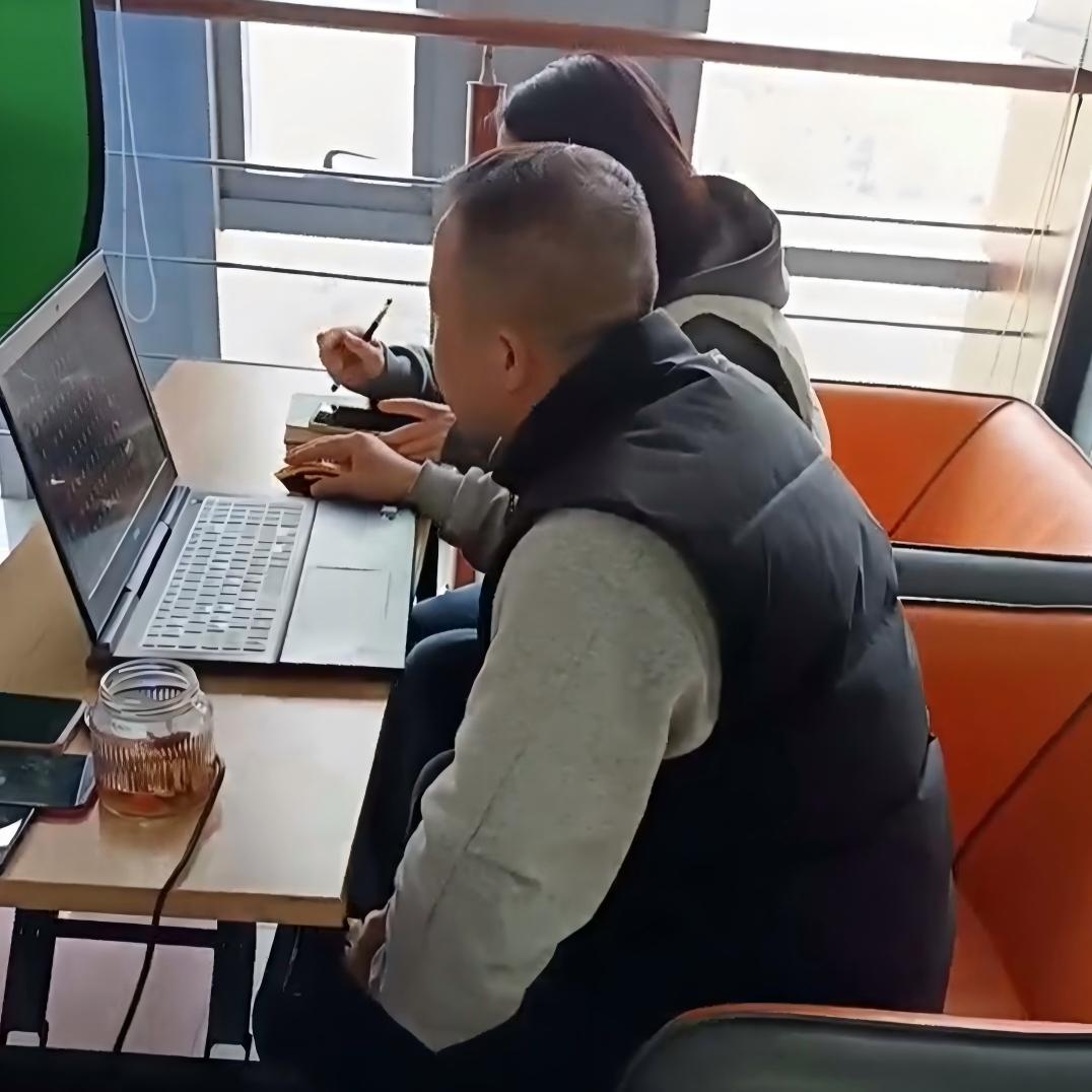 奉化宁波奥凯网络 / 江西萍乡化工填料客户:三个阿里店铺一对一陪跑,一年拿下5000条精准询盘